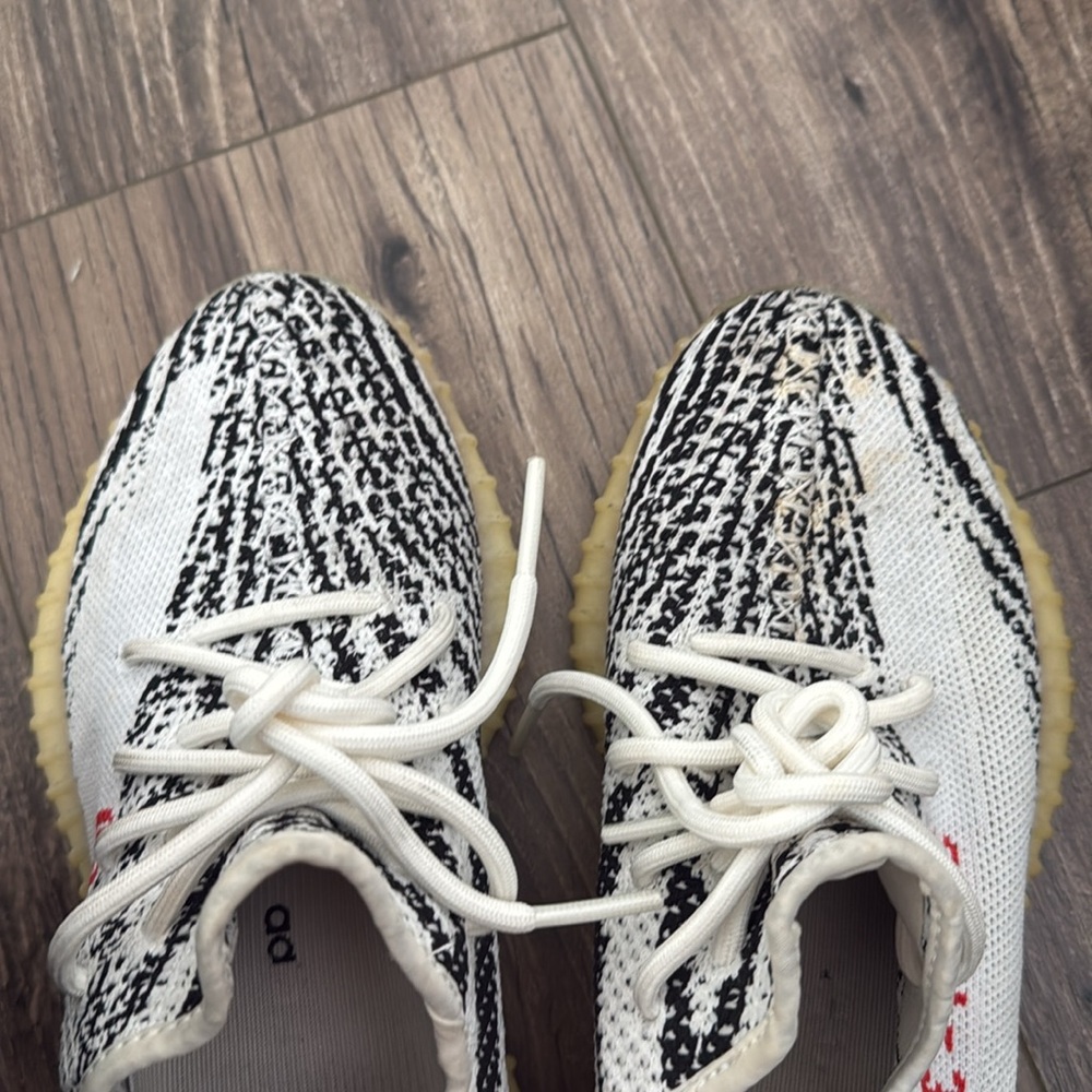 Yeezy - Picture 5 of 6